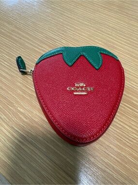 Coach Strawberry Coin Case crossbody without chain CI182 MSRP $150 NO chain